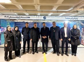 بازدید مازیار حسینی، معاون اقتصادی بنیاد مستضعفان، از غرفه پایا ترابر